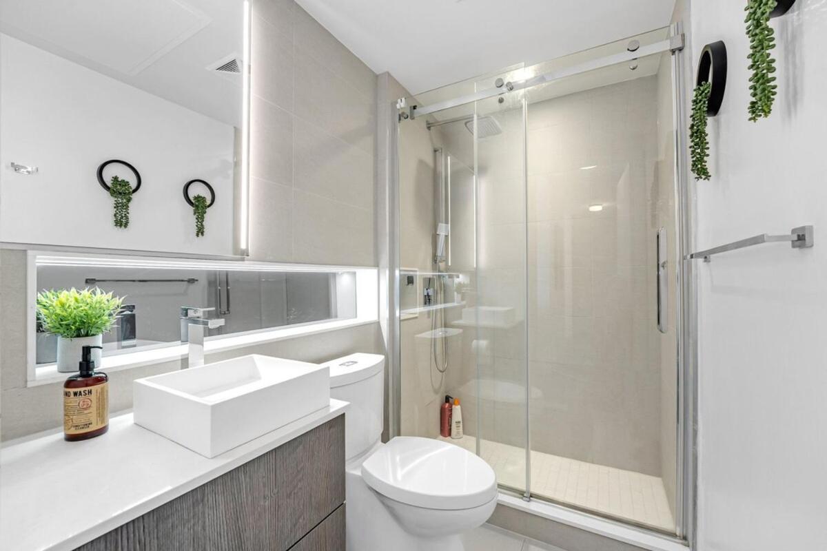 Cozy 2bdrm Near Scotiabank Mtcc Hospitals Water * Toronto