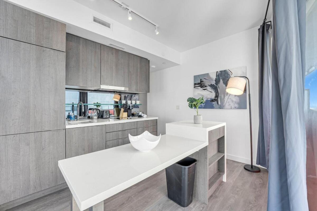 Cozy 2bdrm Near Scotiabank Mtcc Hospitals Water Toronto